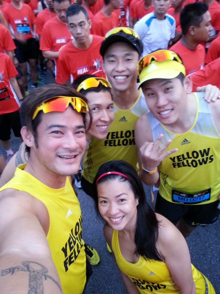 The Yellow Fellows at race start.